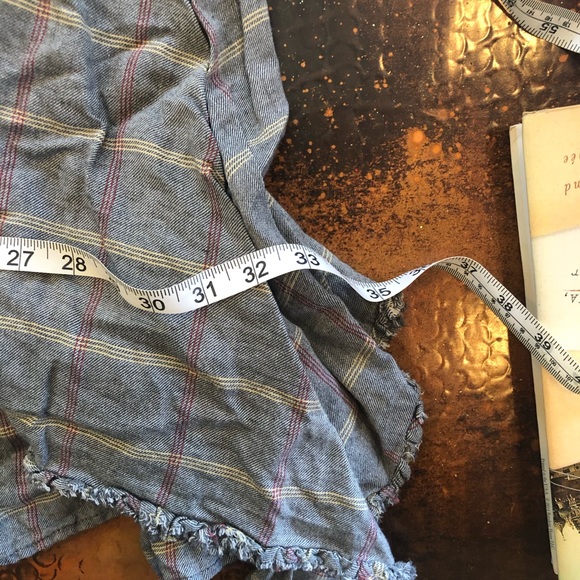 Plaid Fall Midi Skirt Frayed Size Small
Fall skirt - Picture 10 of 13